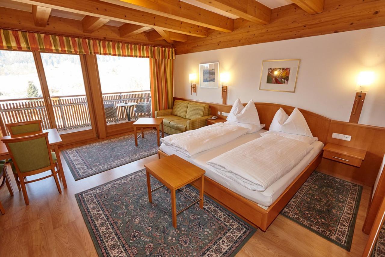 Hotel Broetz Разун-ди-Сотто Экстерьер фото